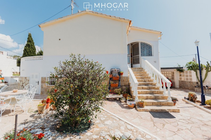 Calpe-Casa hermosa con vistas al mar y Peñón de Ifach a la venta